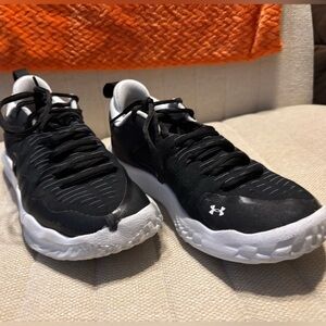 Black and white Under Armour Volleyball sneakers